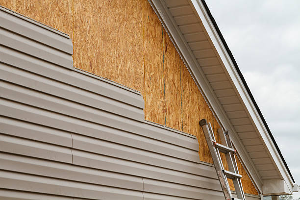 Professional Siding Repair technician working in Clemmons, NC